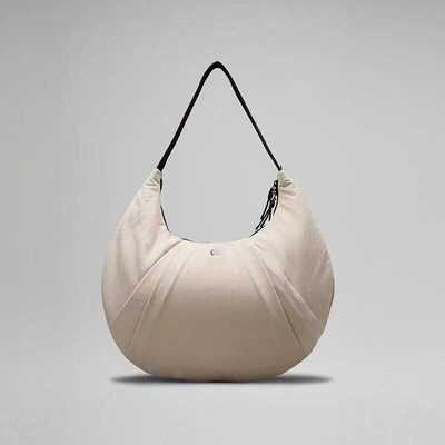 新款lulu牛角包大容量单肩斜跨包pleated运动瑜伽包饺子包月牙包