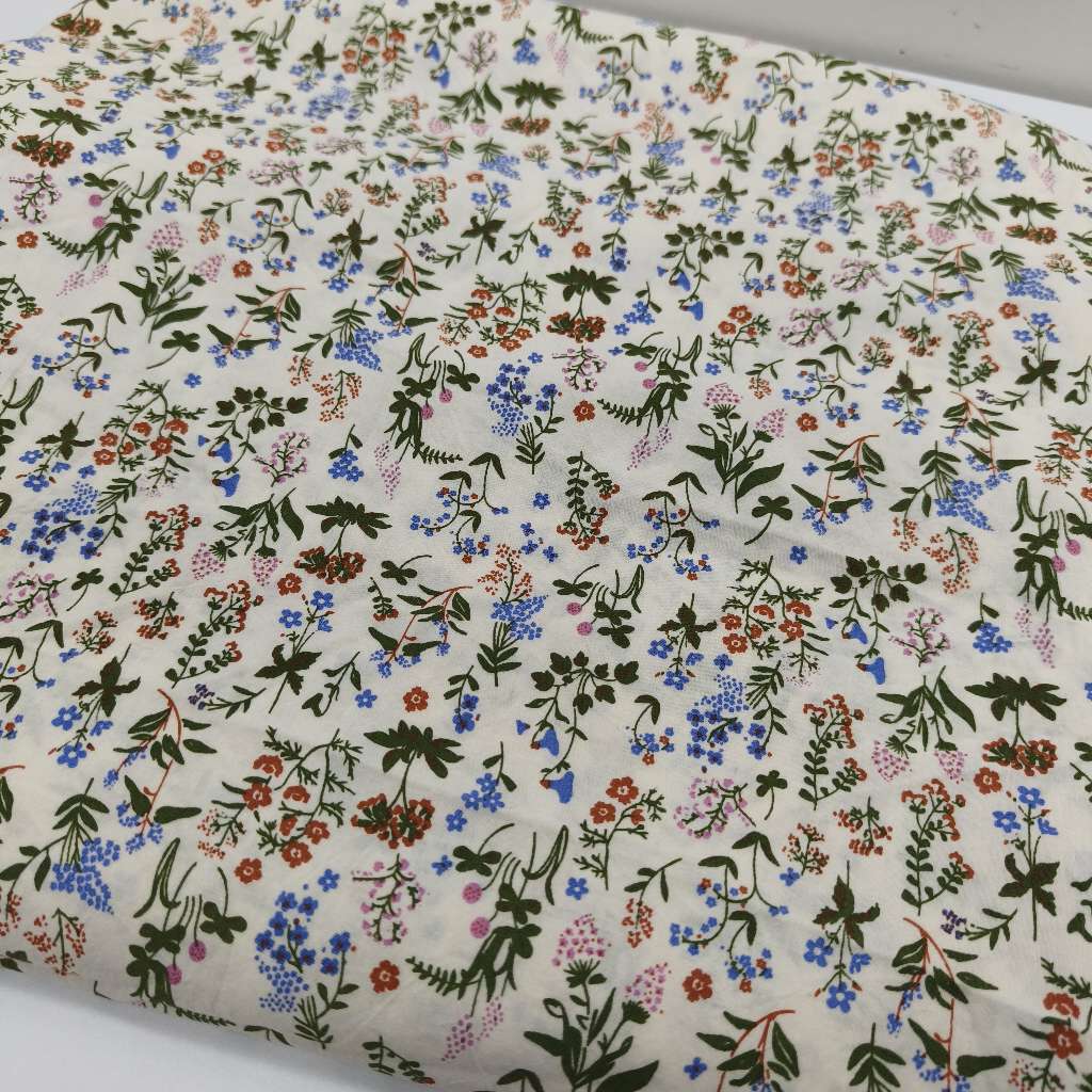 新款！绿色复古小碎花纯棉洗水皱3米 做裙子上衣防蚊裤