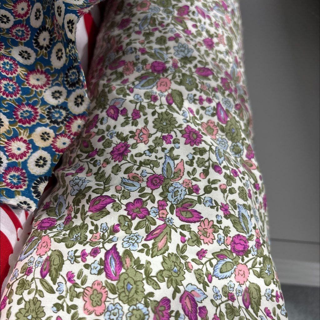 新款！高密府绸绿色花花3米做衬衫做裙子