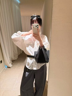 韩代时髦老钱风翻领双口袋松弛感天丝麻衬衣女2026新款 简约上衣