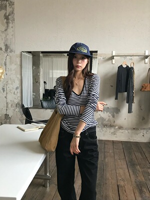 TABLE韩系撞色条纹长袖V领打底衫女2026秋装新款显瘦针织镂空上衣