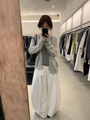 LOW FLAT韩代气质软糯V领开衫长袖排扣针织外套女2026新款毛衣