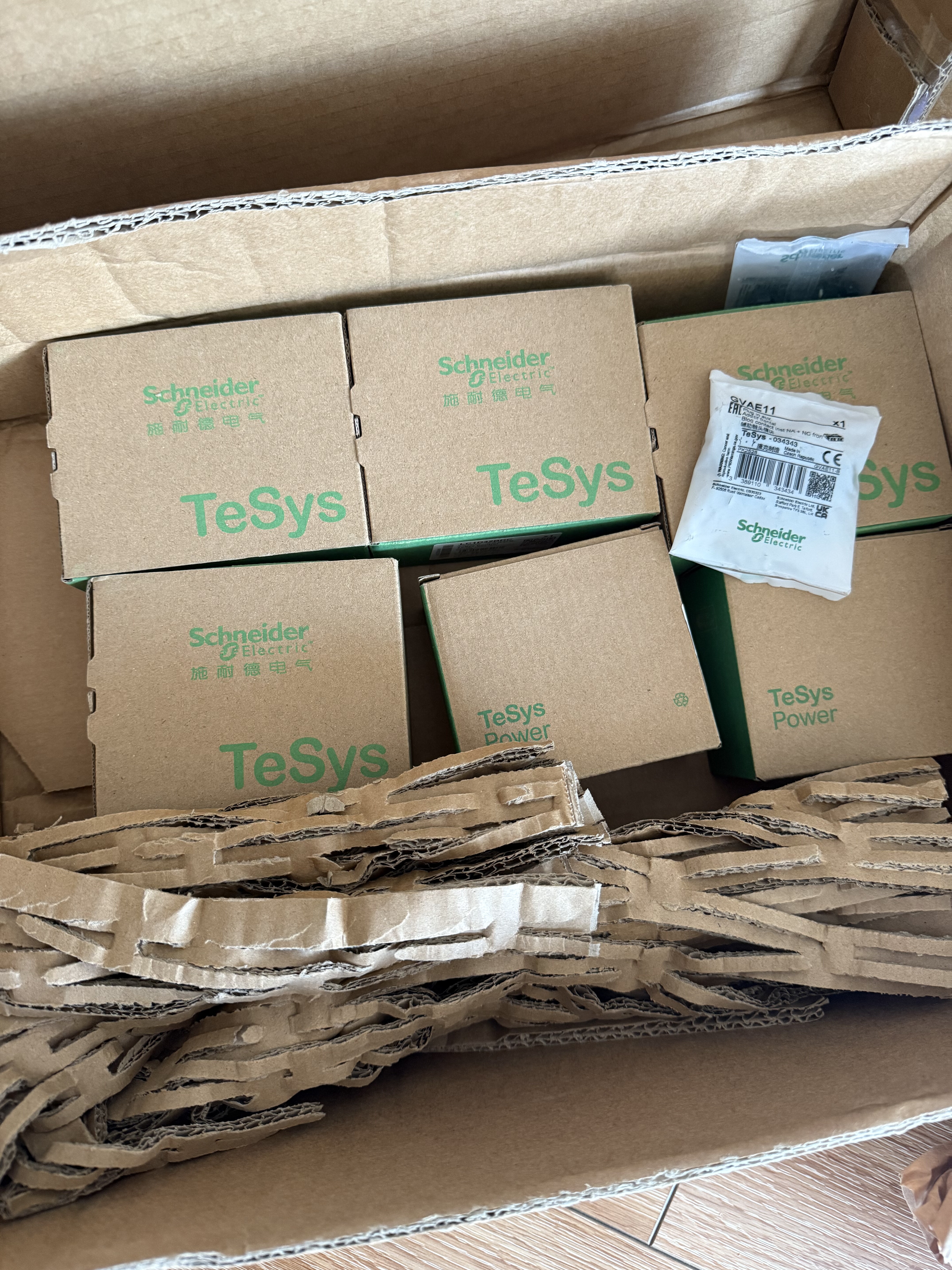 LC1D32BDC 交流接触器 施耐德