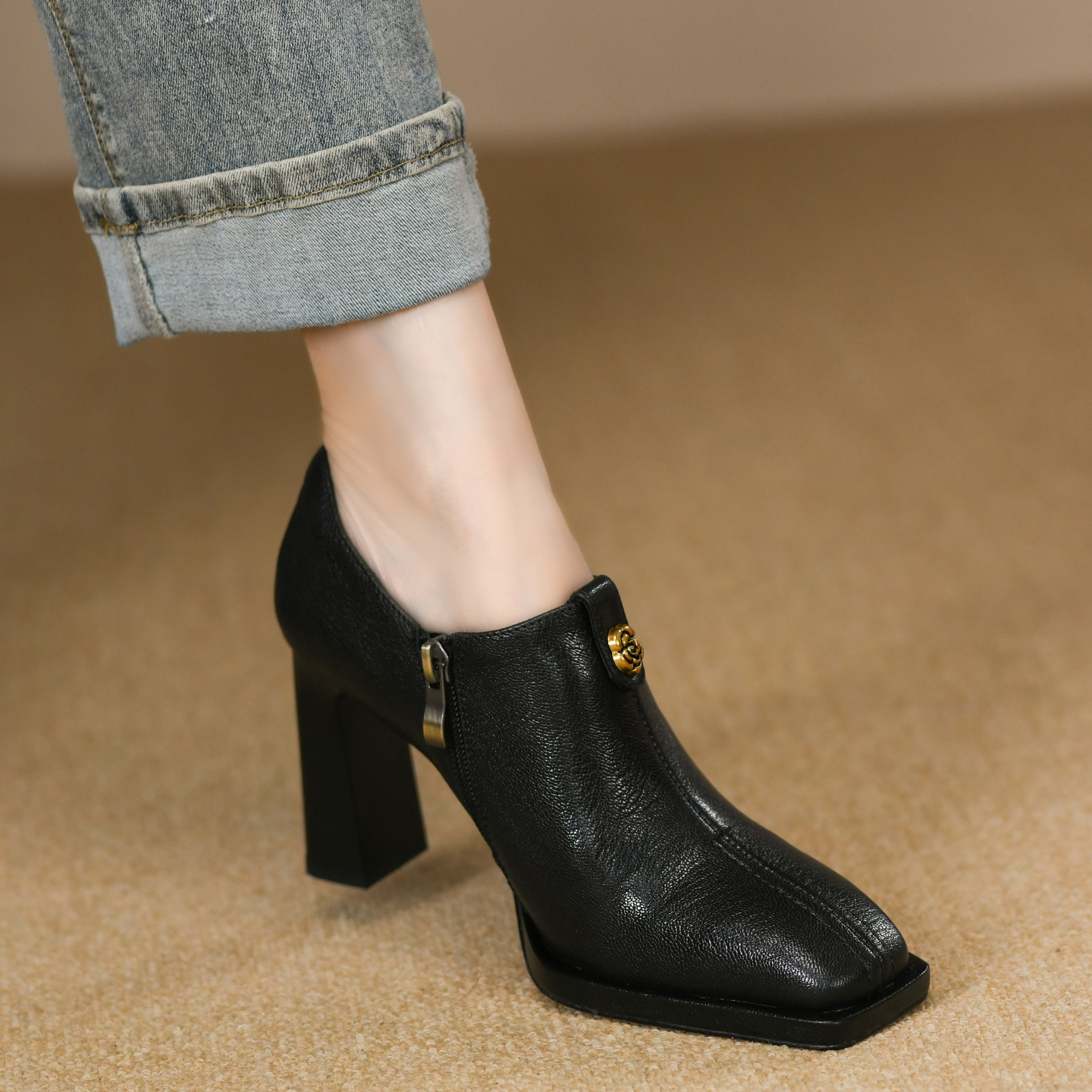 8.5cm法式方头高跟鞋女秋季款真皮一脚蹬茶花黑色粗跟深口单鞋女