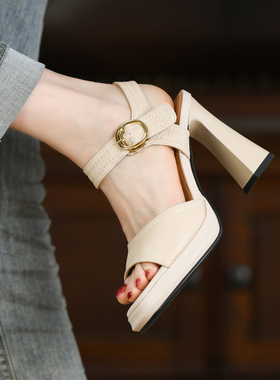 2026年夏季新款羊皮舒适超高跟粗跟复古拼接一字式扣带露趾凉鞋女