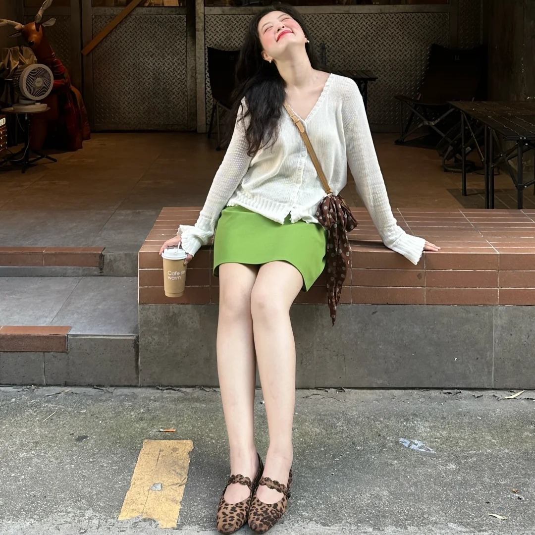 大码女装花边v领针织开衫+半裙