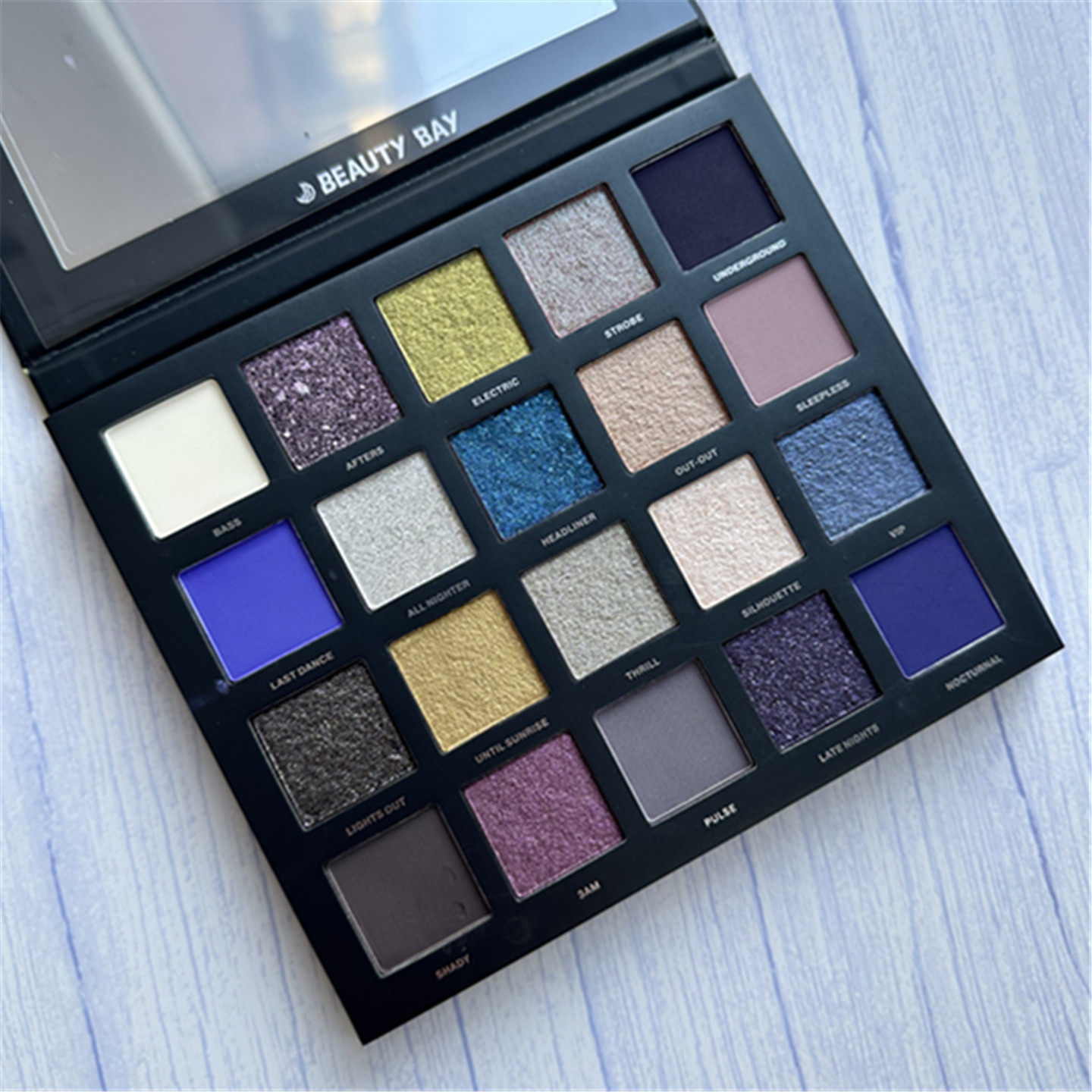 BEAUTYBAY眼影盘暗光DarkLights