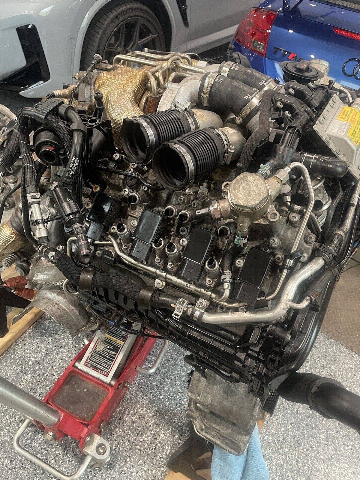 适配奥迪s7 c7 4g  ceu 4.0t v8 发动机水泵 节温器 曲轴缸盖总成