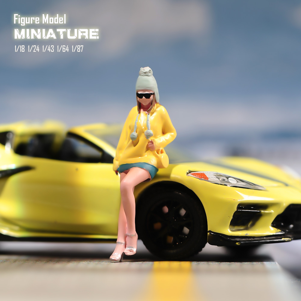 现货1/18/24/43/64/87 卫衣戴帽靠车女孩 特微缩场景微拍摄影人偶