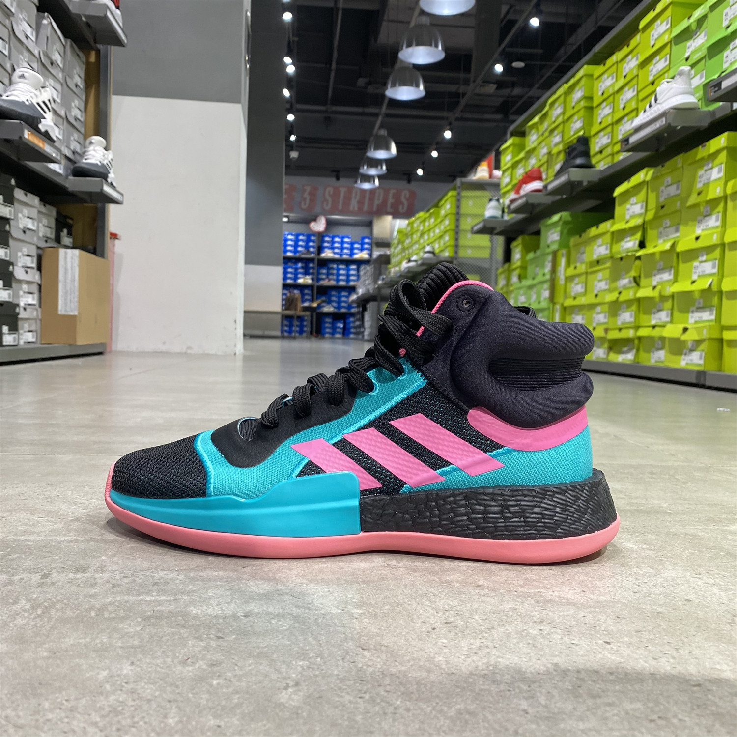 adidas/阿迪达斯男子marquee boost运动休闲耐磨高帮篮球鞋eh2373