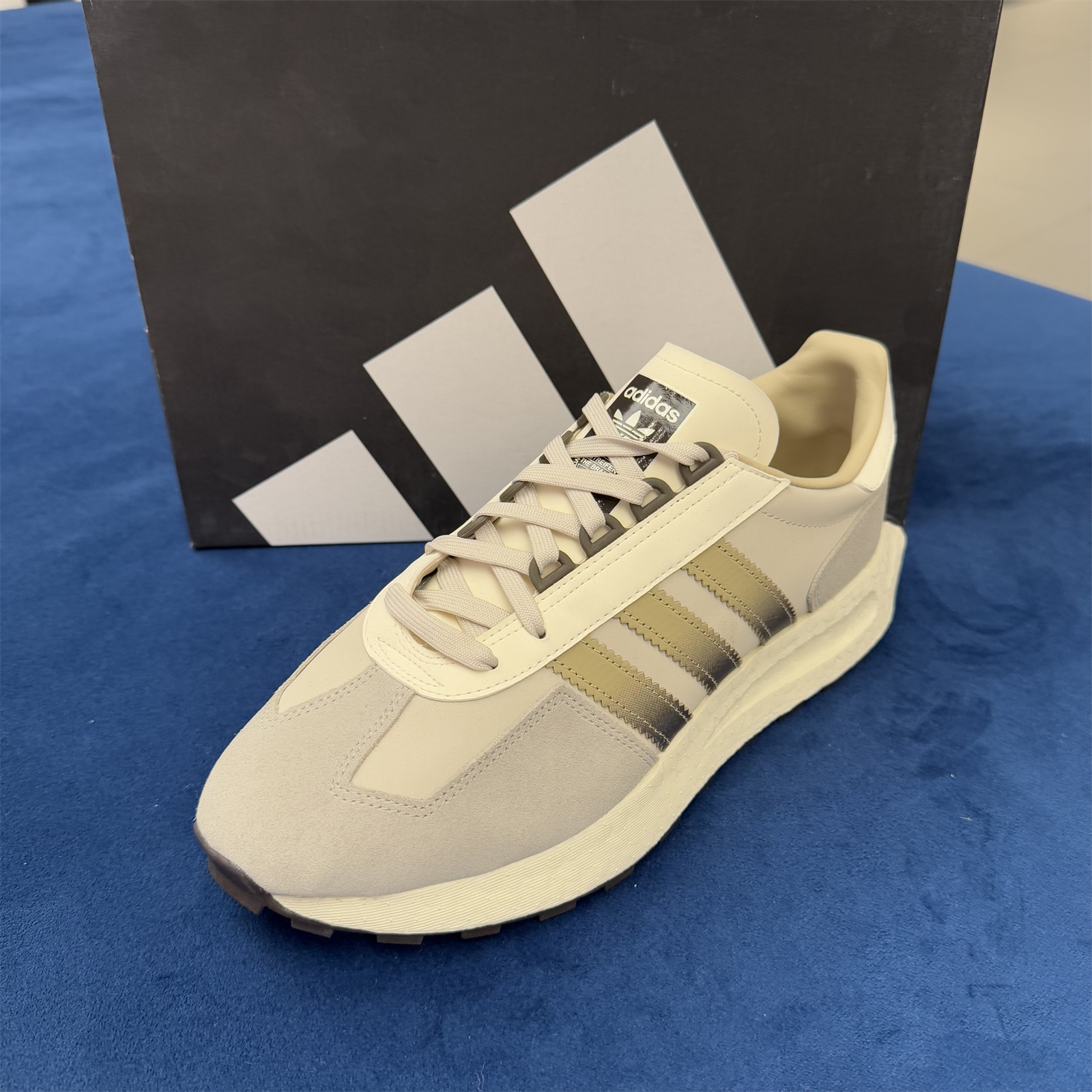 阿迪达斯三叶草男女情侣休闲鞋