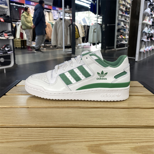 Adidas/阿迪达斯运动休闲板鞋