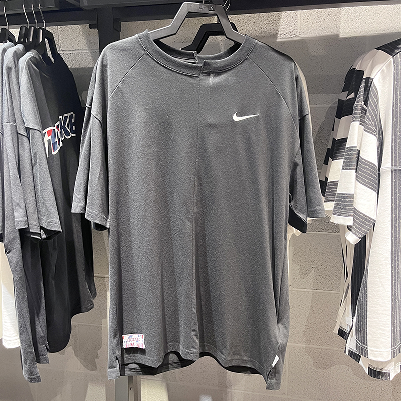 正品Nike/耐克女子圆领透气拼接不对称休闲运动短袖T恤FQ0366-010 运动服/休闲服装 运动T恤 原图主图