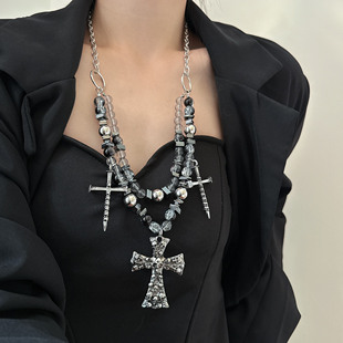 暗黑哥特风金属骷髅头十字架项链女重工朋克双层串珠流苏毛衣链