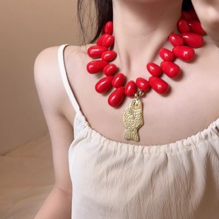 欧美复古红色水滴串珠项链女款高级感夸张浮雕金属鱼形吊坠锁骨链