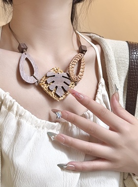 民族风波西米亚木质镂空花朵项链