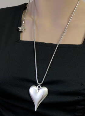 冷淡风拉丝光面大爱心抽拉项链