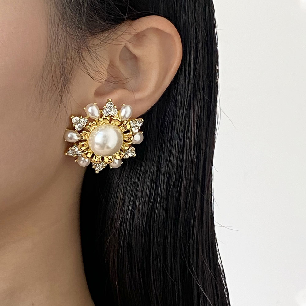 银针圆形镶钻雪花大珍珠耳环