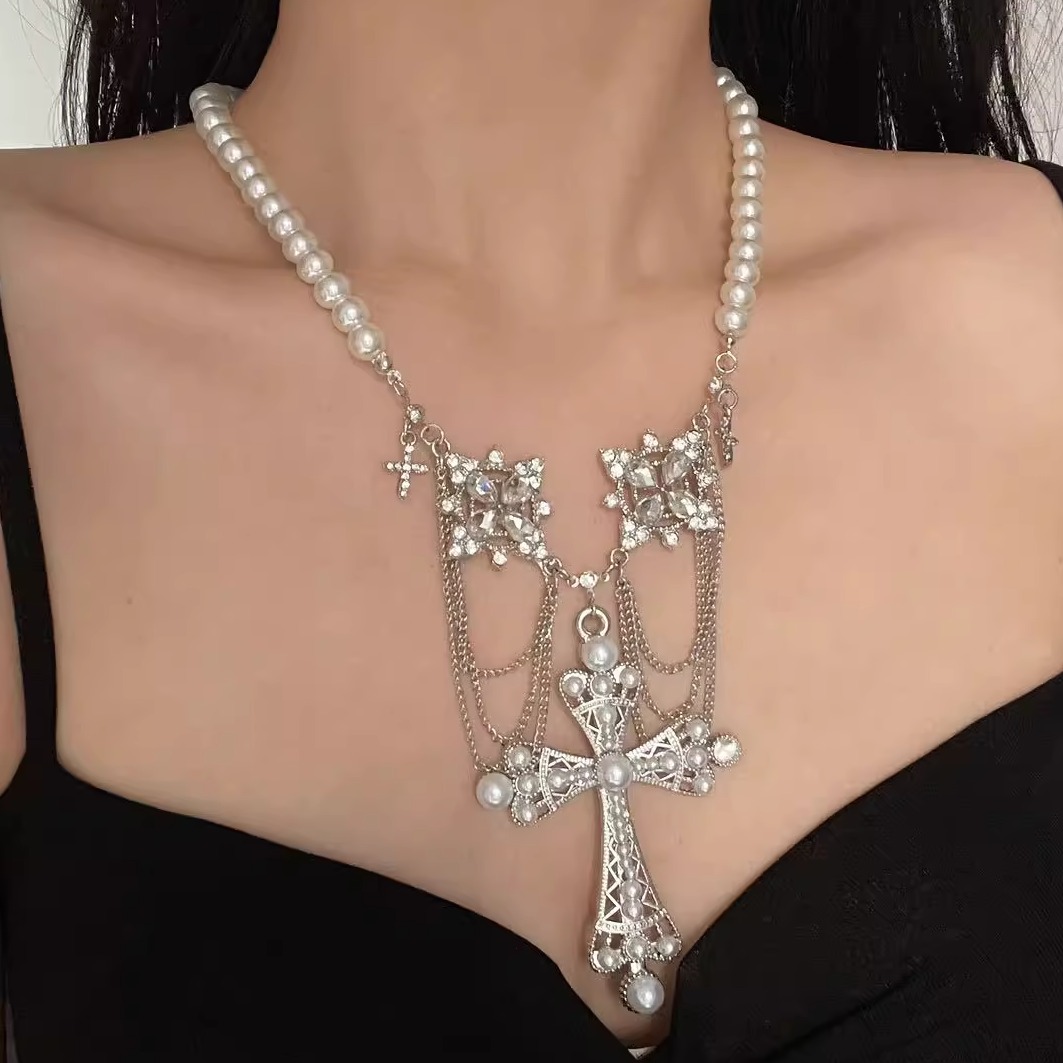 夸张珍珠十字架流苏镶钻项链女