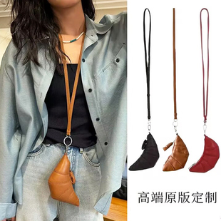 挂脖mini零钱包可爱牛角包项链女迷你凹造型斜挎口红眼镜挂件配饰