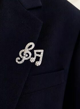超闪王音乐字母满钻胸针别针男女