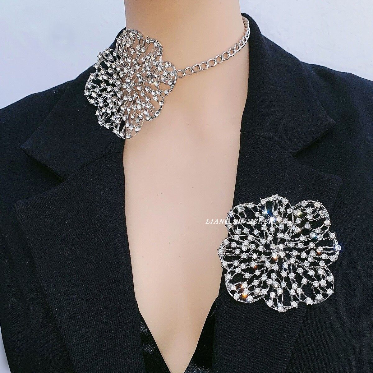 欧美重工金属镂空花朵chocker手工水钻轻奢项链高级感颈链胸针女