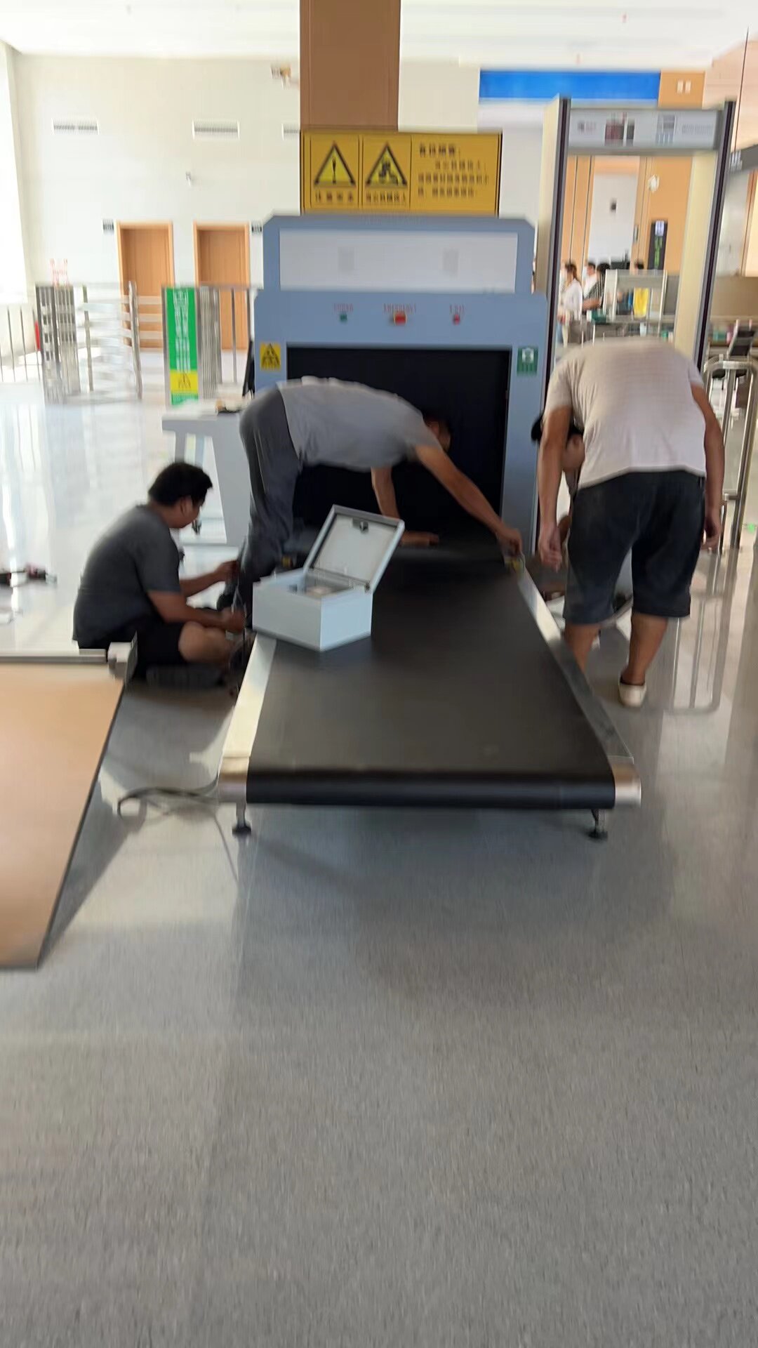 车站行李输送机 行李传送带 行李流水线 行李传输机 行李输送带