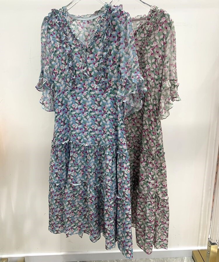 清新小碎花真丝连衣裙钉珠V领荷叶袖高腰显瘦印花茶歇裙2026夏季