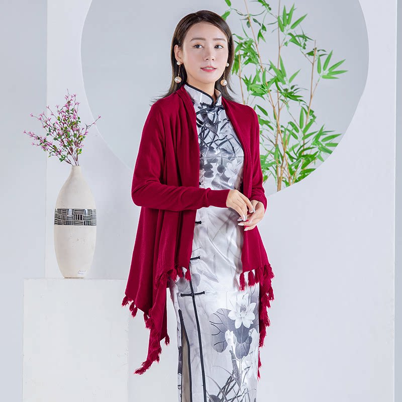 开衫外披红色羊毛披肩外披