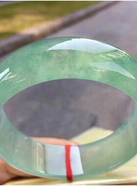 /冰种翡翠色浅绿色玉手镯玉镯