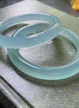 冰种玉髓天青色湖水蓝复古圆条手镯 玛瑙水润浅蓝色原色玉镯