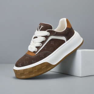 男鞋2026春季新款复古风反绒皮休闲板鞋男厚底增高百搭时尚休闲鞋