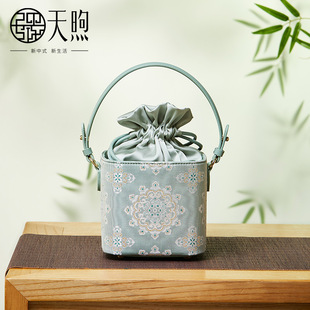 Pmsix天煦水桶包新中式国风织锦提花绿色牛皮单肩斜挎手提方包女