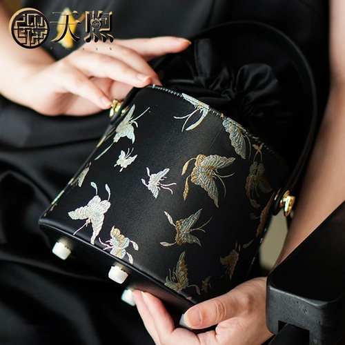 Pmsix天煦包包女中式国风手提水桶女包气质百搭旗袍斜挎包手提包