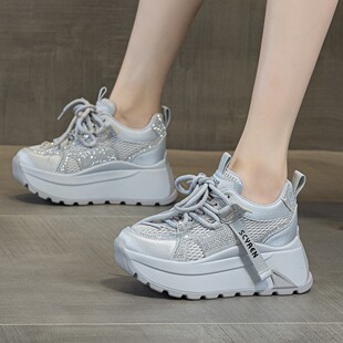 网红新款网面透气内增高德训阿甘鞋女款真皮2026春显脚小33码女鞋