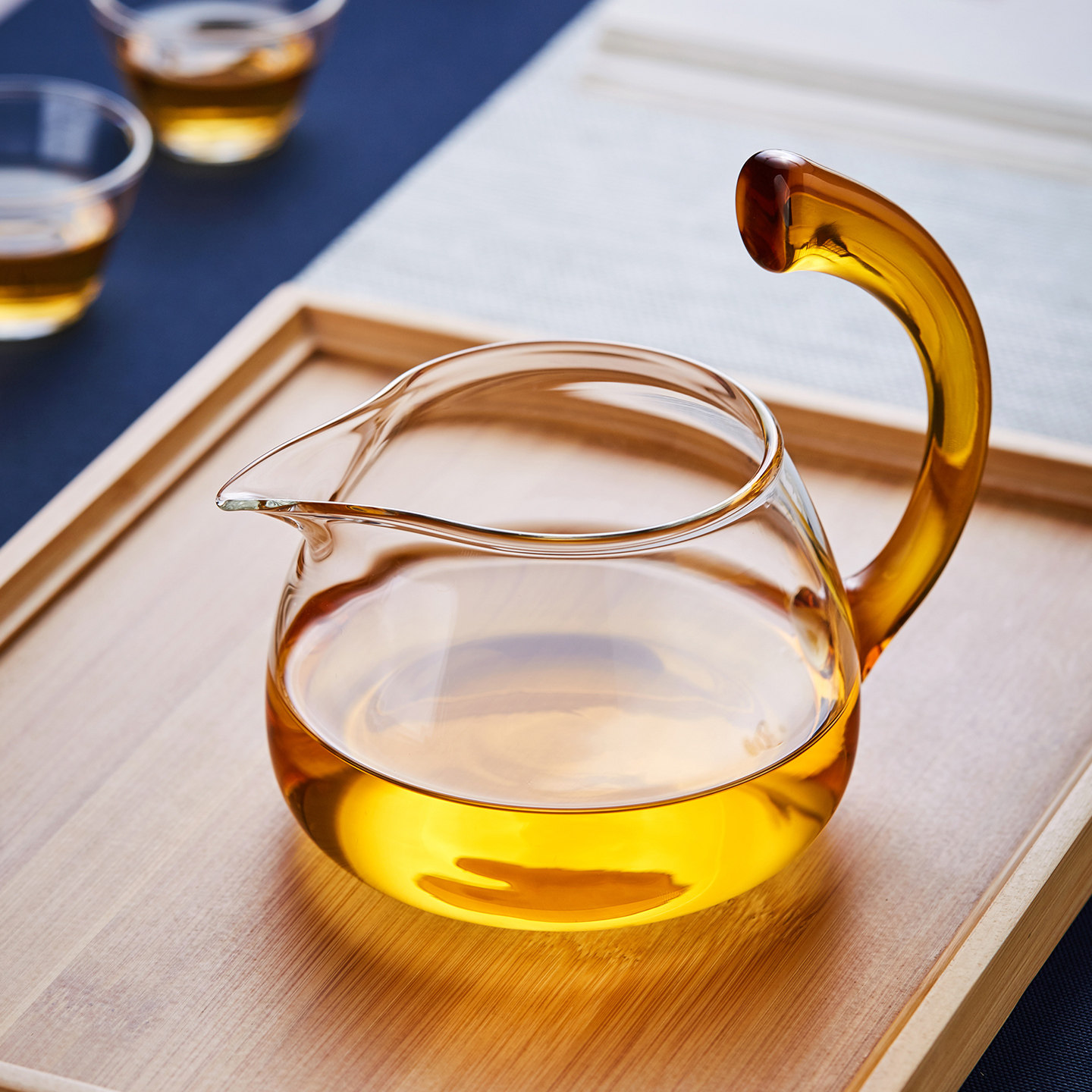 绿昌明玻璃公道杯侧把分茶器加厚图片