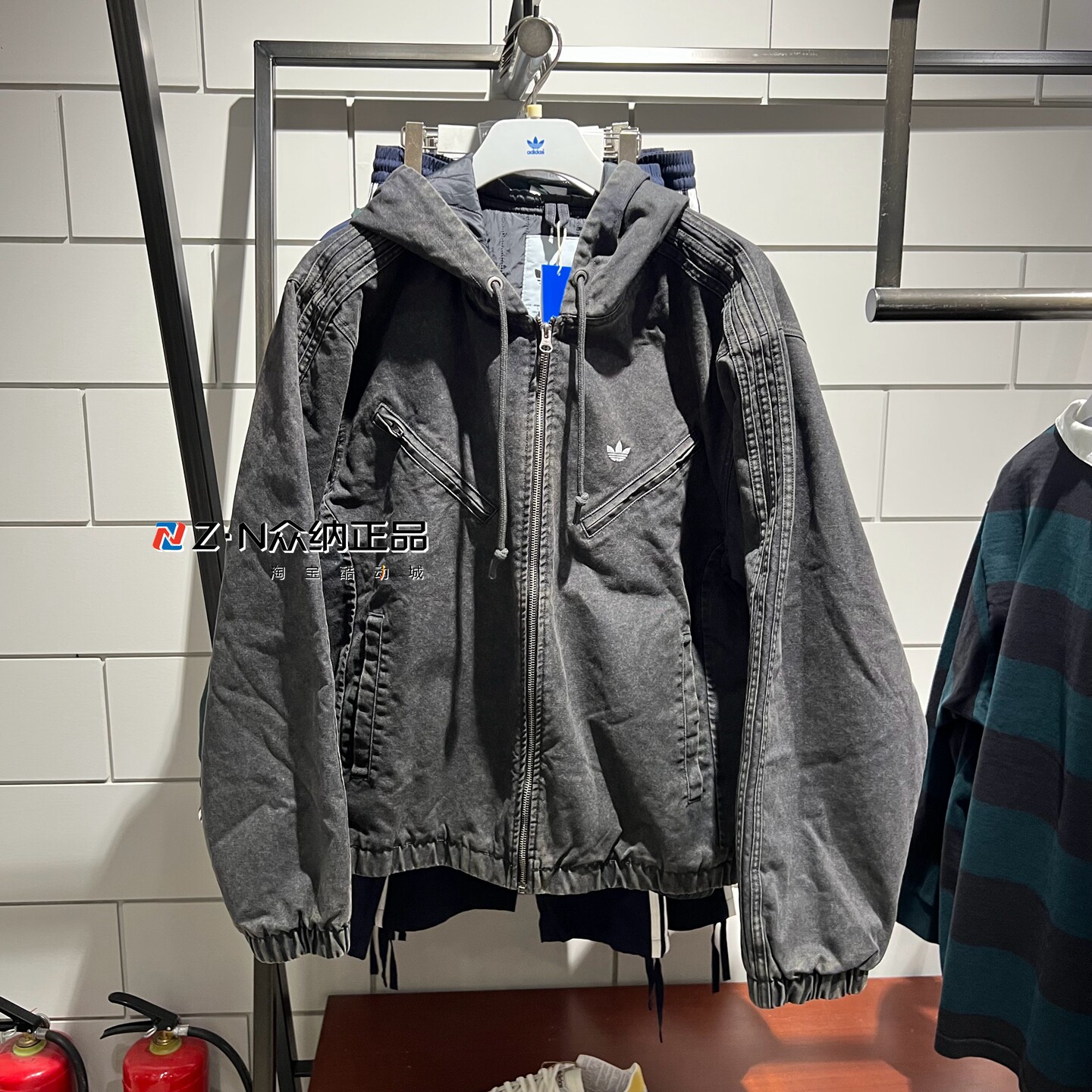 阿迪达斯三叶草男女连帽棉服外套