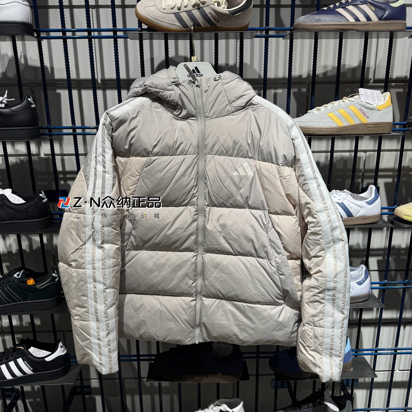 阿迪达斯男子连帽防风保暖羽绒服