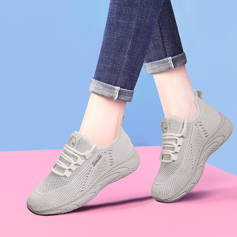 官网女子款轻便米色网面旅游鞋子