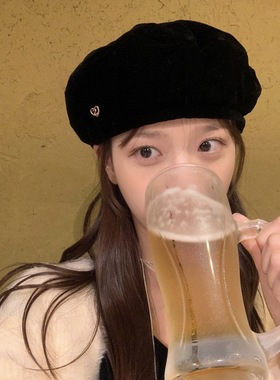 韩国设计师品牌复古秋冬丝绒黑色贝雷帽女ins博主爱心金标画家帽