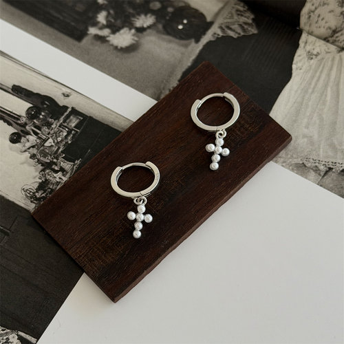 minicyberS925纯银镶嵌珍珠耳钉
