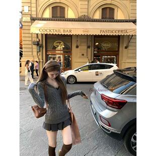 白水女 博尔盖塞公园 V领麻花针织衫女初秋收腰显瘦气质连帽上衣