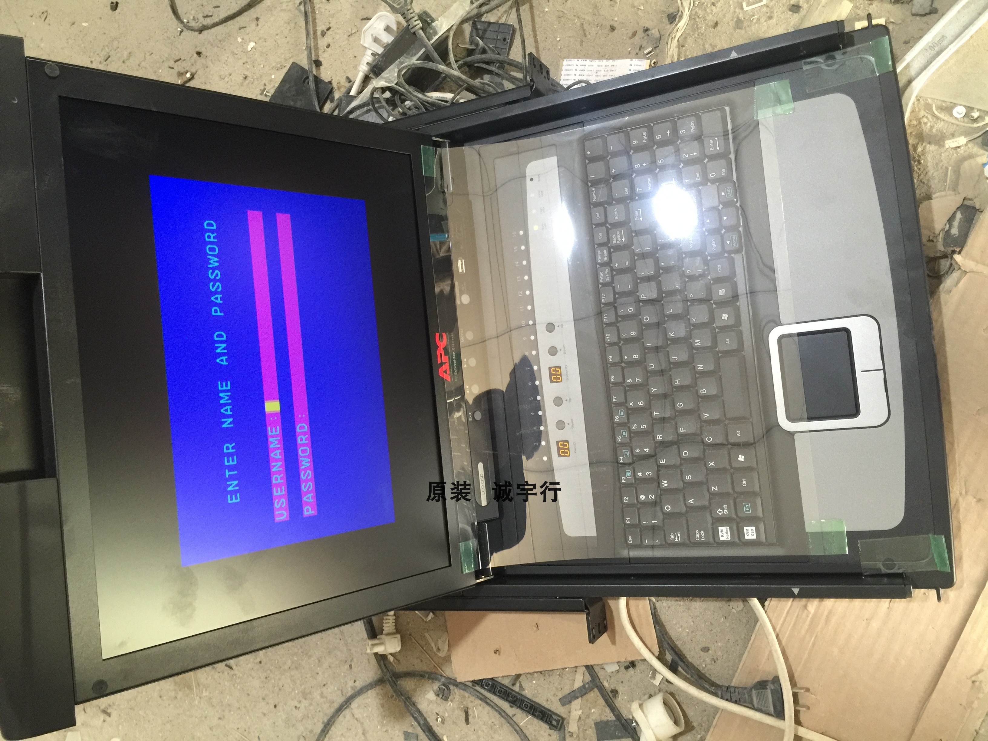 APC AP5816切换器16端口机架式LCD控制台KVM切换器 闲置