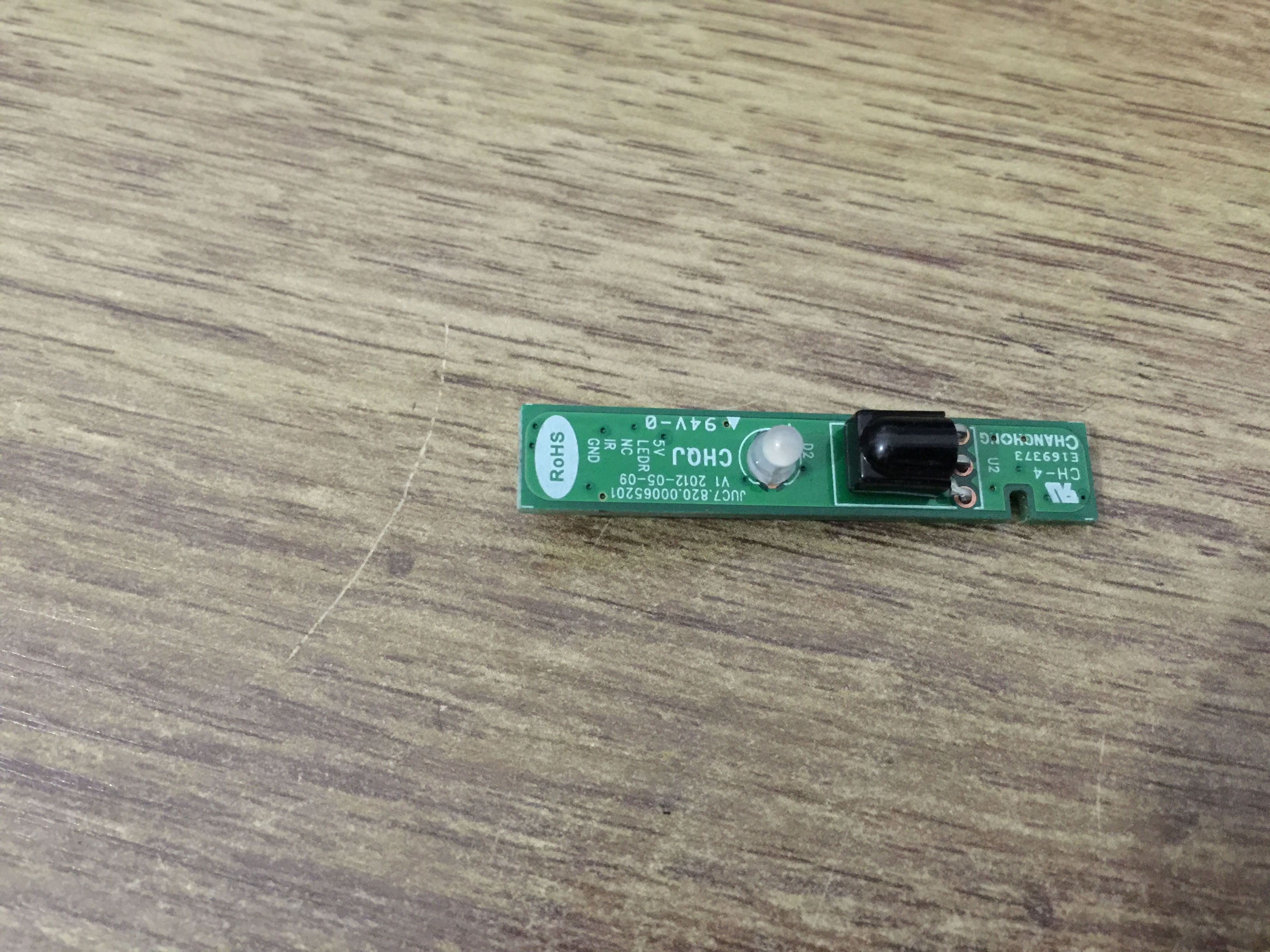 长虹3D32B3100IC遥控接收板JUC7.820.00065201