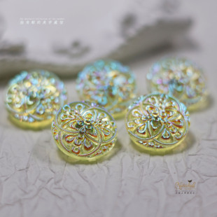 18mm浅绿浮雕幻化透明 捷克高定琉璃纽扣 仅5颗 浅夏