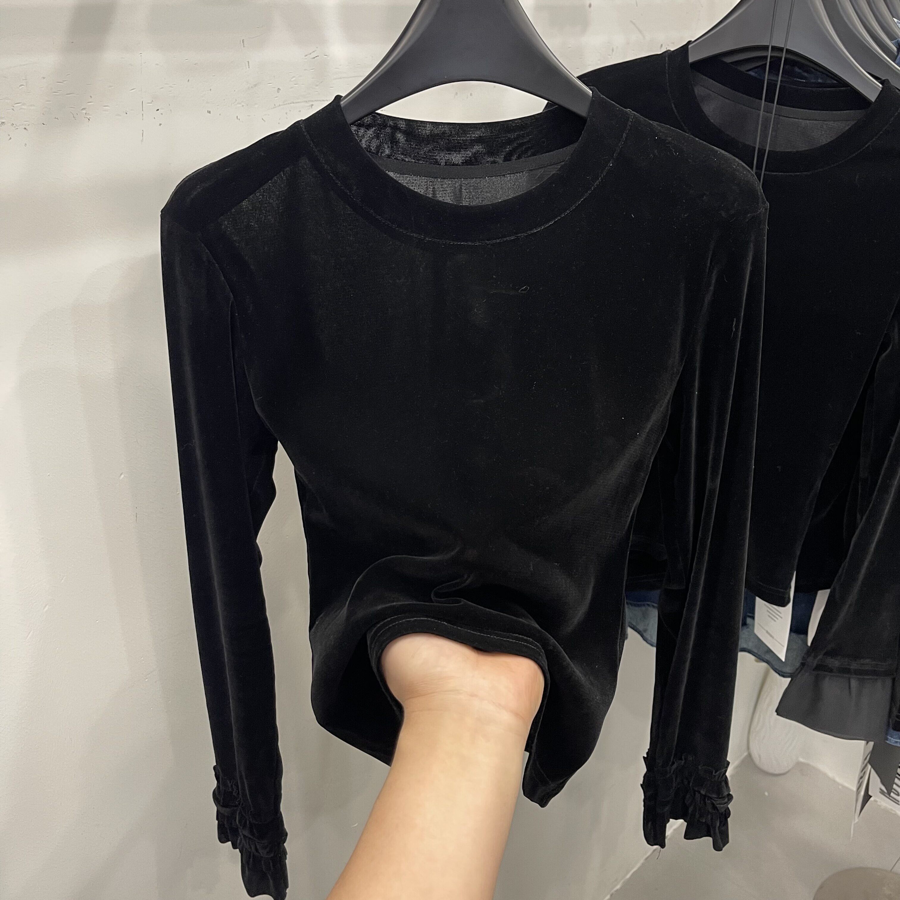 简约百搭长袖褶皱拼接丝绒T恤女2026早春新款内搭柔软显瘦打底衫