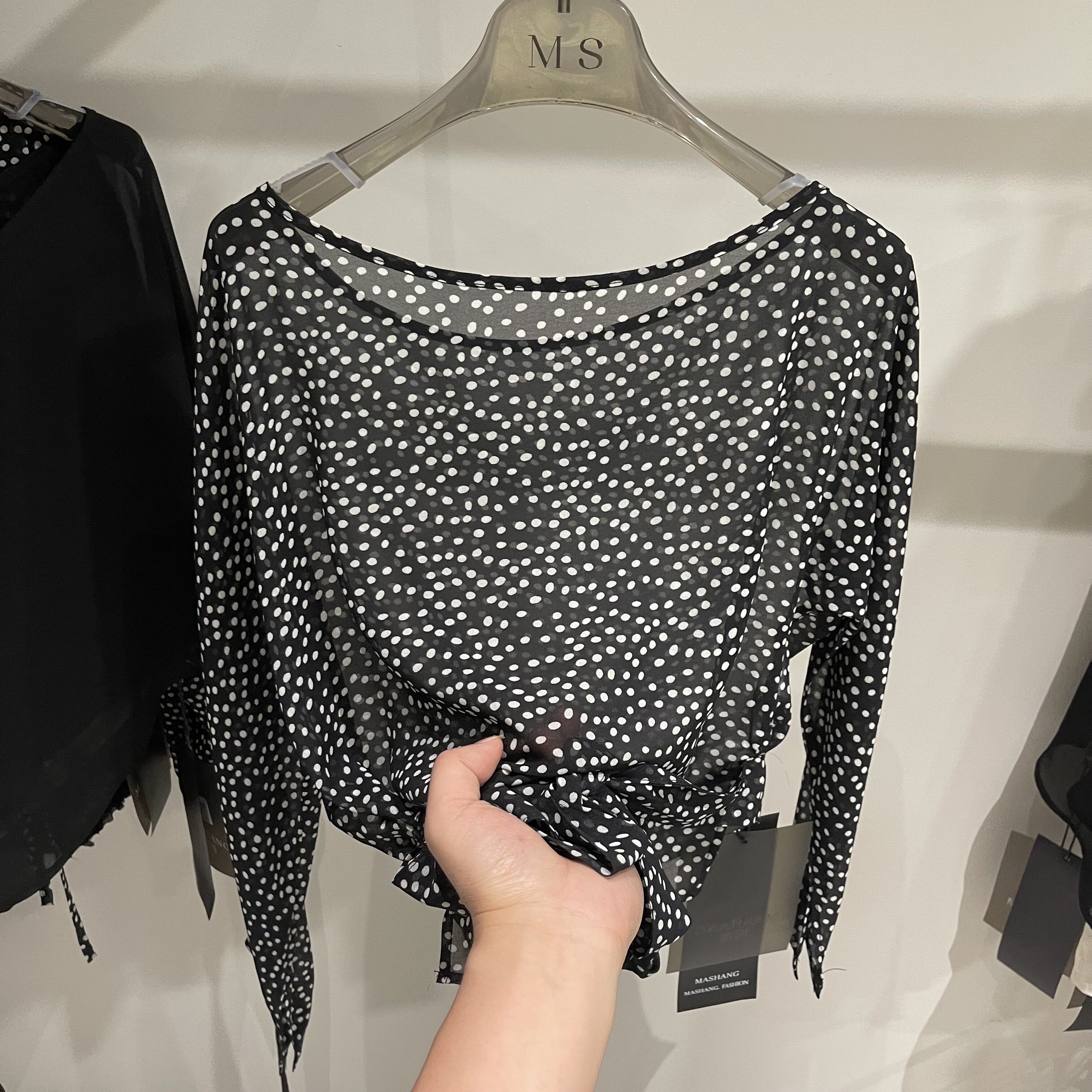 设计感透视波点雪纺衫长袖女2026夏季新款洋气绑带不规则性感上衣