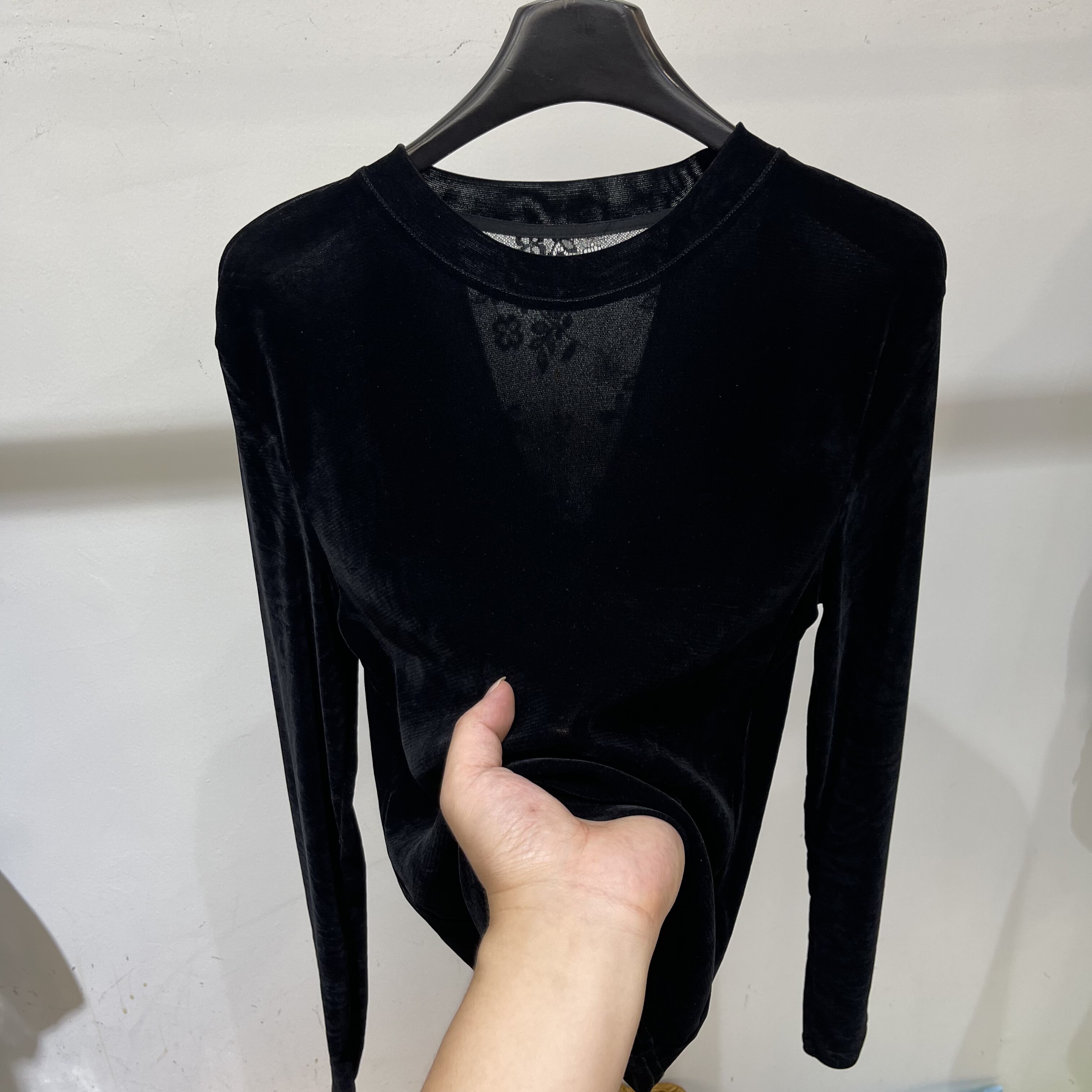 后背蕾丝褶皱丝绒长袖T恤女百搭