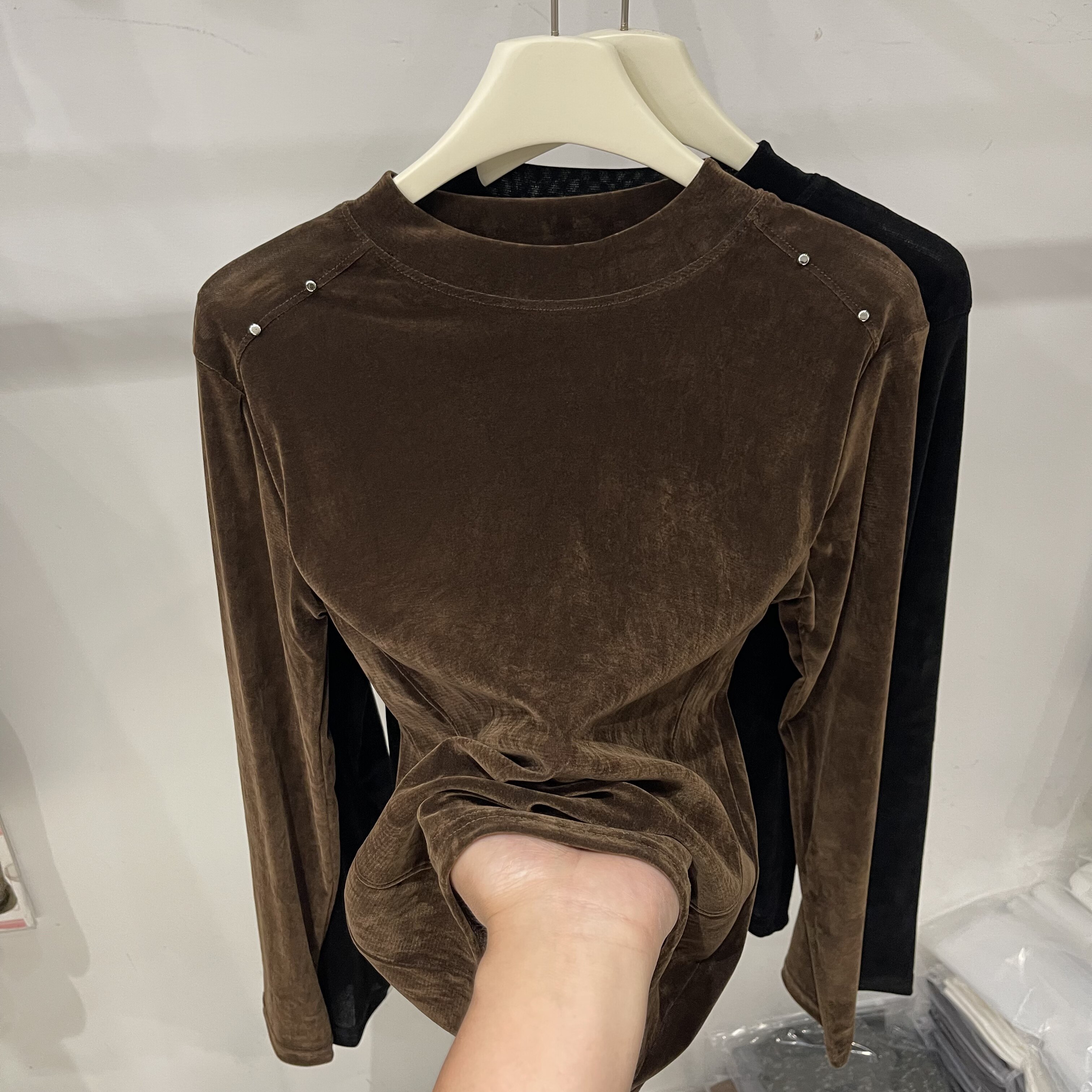 钉珠拼接丝绒长袖T恤女休闲显瘦