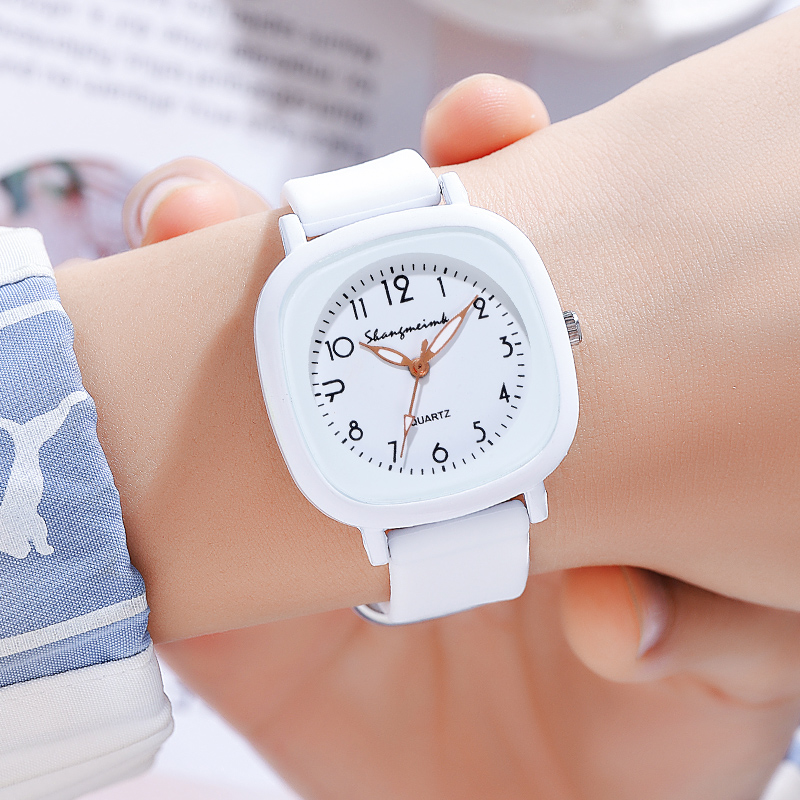 运动学生防水儿童电子表